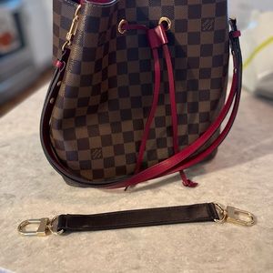 LV Neo Noe DE Cherry Berry